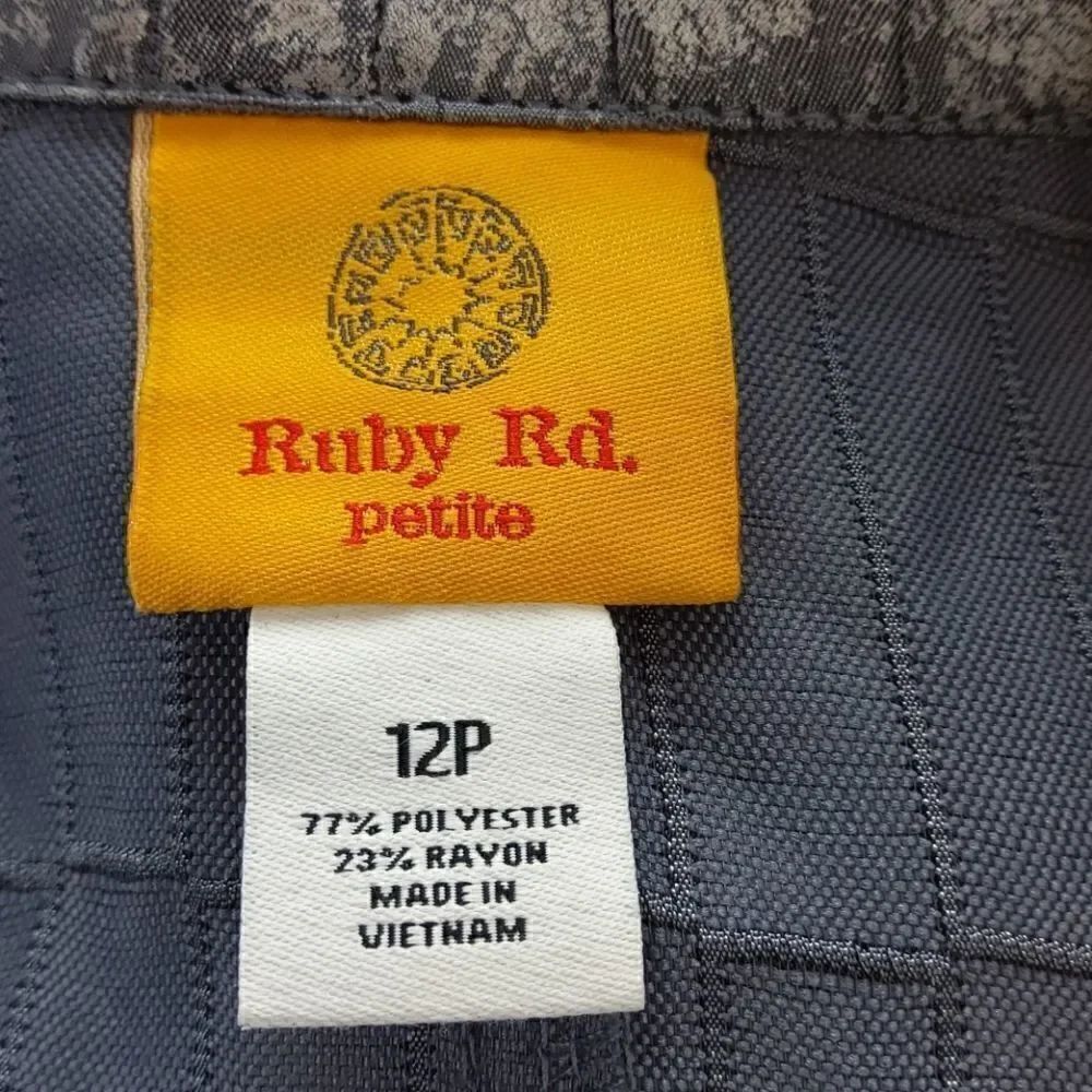 Ruby Rd. Gray 3/4 sleeve zip front jacket - Picture 11 of 12